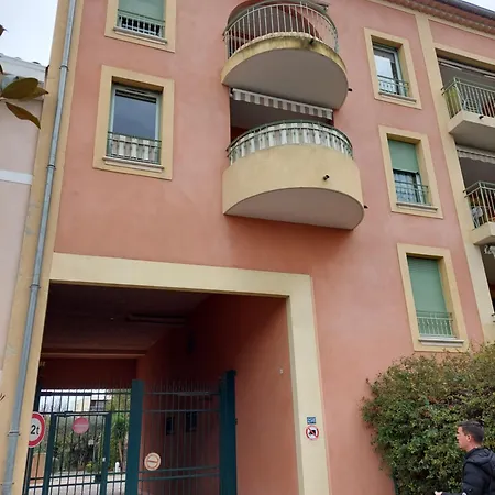 T2 Neuf Et Calme Au Coeur De Avec Terrasse Et Box Apartment